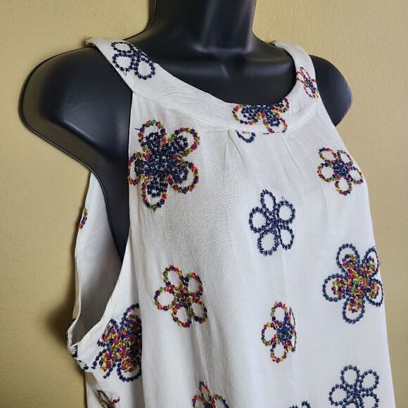 Papillon Embroidered Shift Dress  - Picture 3 of 9